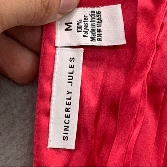 Sincerely Jules Dress Size M Hot Pink Sleeveless V-Neck Pleated Fit & Flare NWT - Picture 2 of 13
